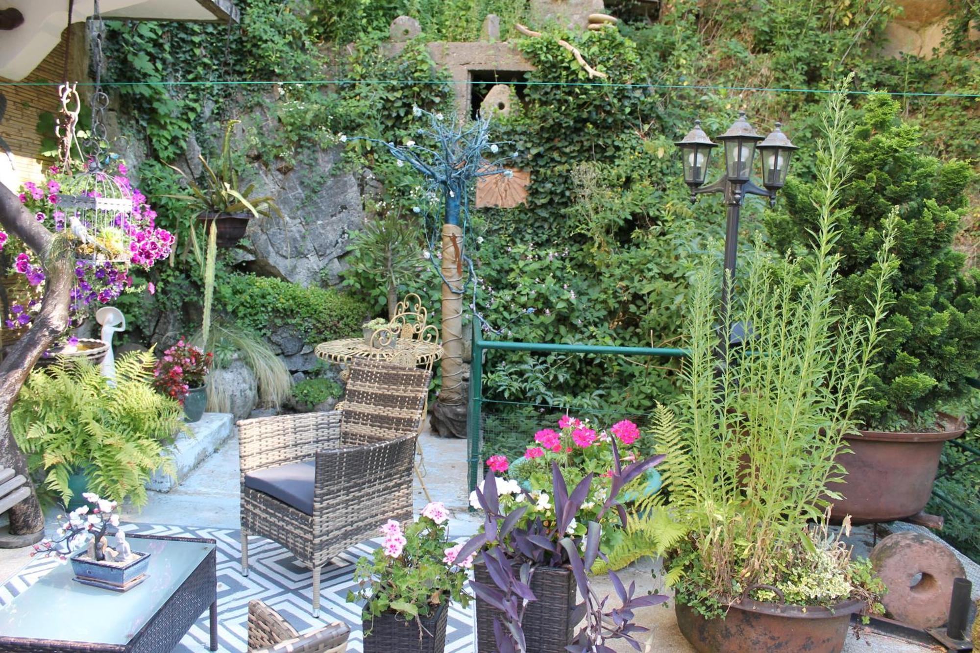 Studio Malou, Cuisine, Salle D'Eau, Terrasse Amenagee Olliergues Exterior foto