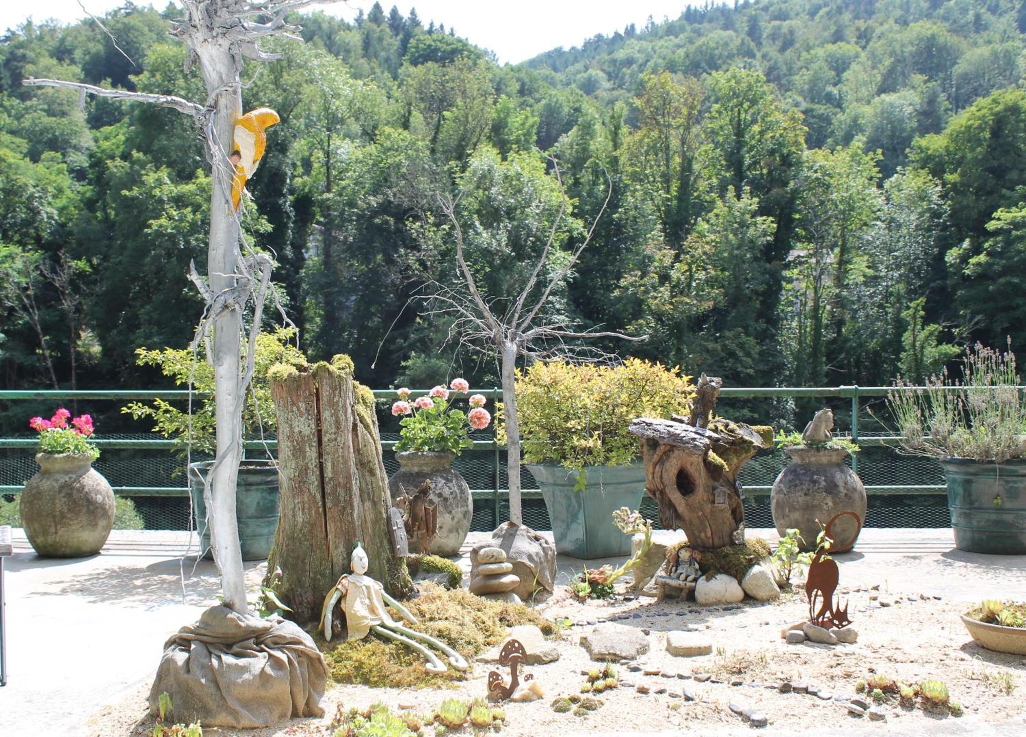 Studio Malou, Cuisine, Salle D'Eau, Terrasse Amenagee Olliergues Exterior foto